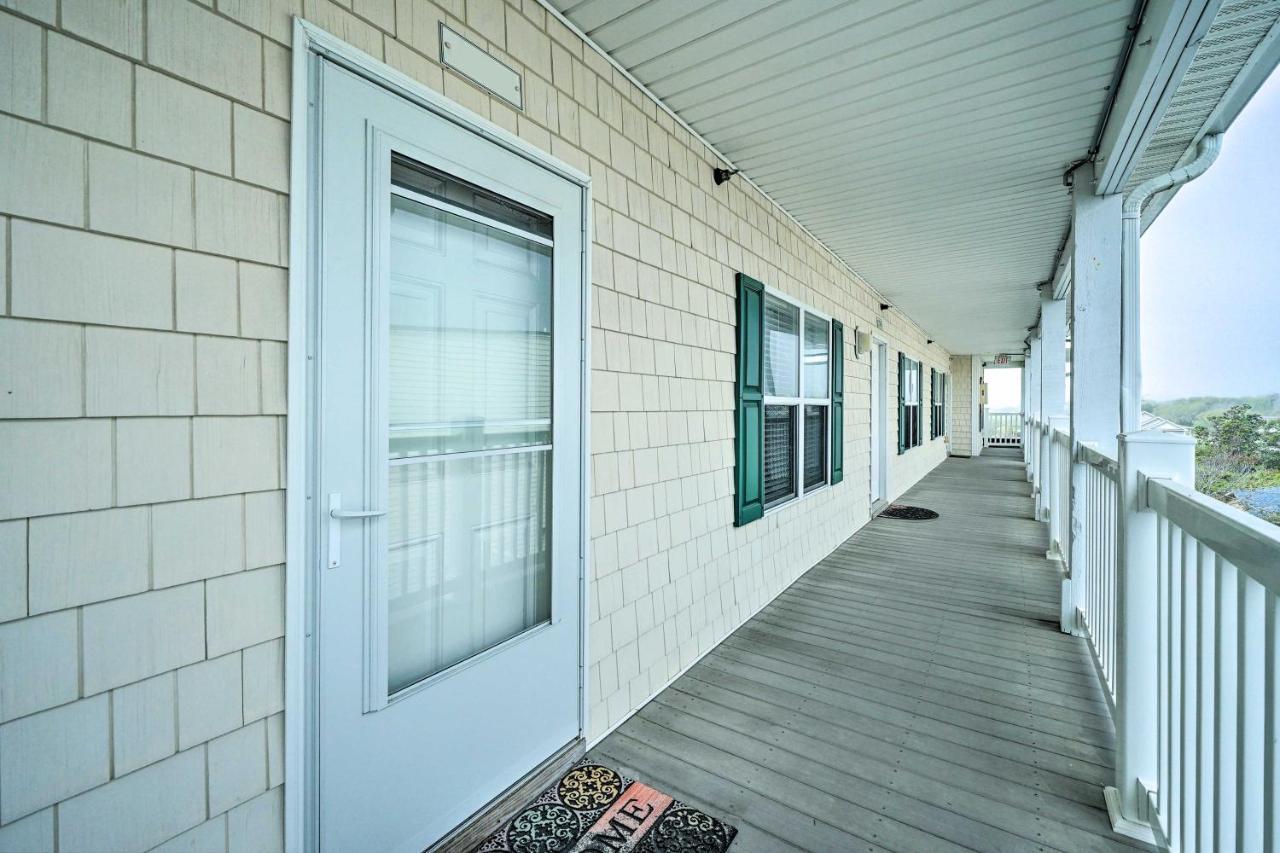 Ocean-View Oak Island Condo, 1 Block To Beach! Экстерьер фото