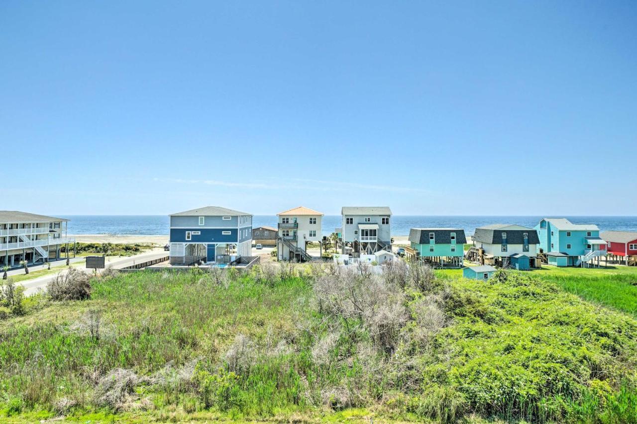 Ocean-View Oak Island Condo, 1 Block To Beach! Экстерьер фото