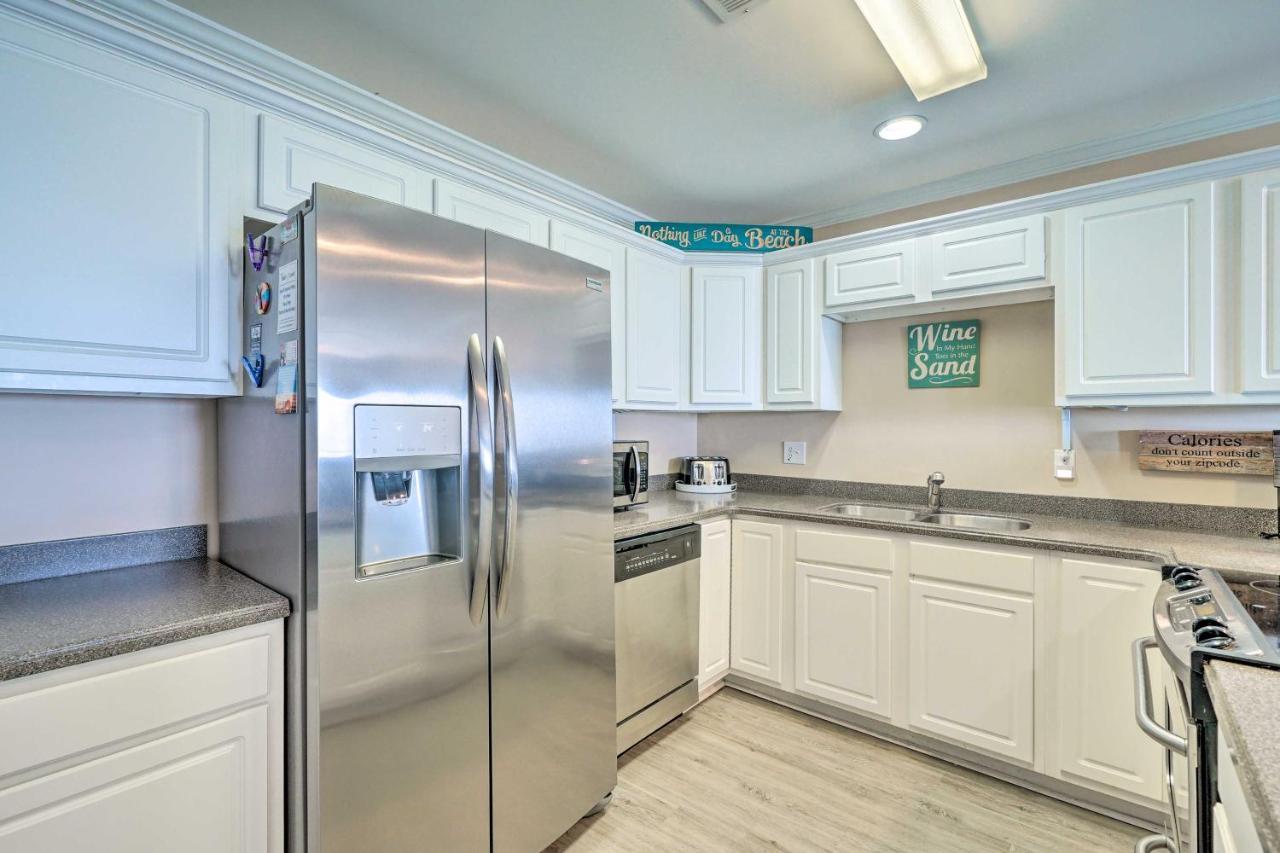 Ocean-View Oak Island Condo, 1 Block To Beach! Экстерьер фото